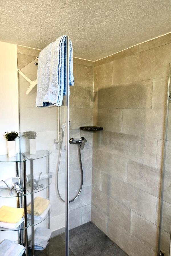 Ferienwohnung #4 Mit Terrasse In Zentraler Dennoch Ruhiger Lage - Stadtbus Vor Der Tuer! Lindau  Bagian luar foto