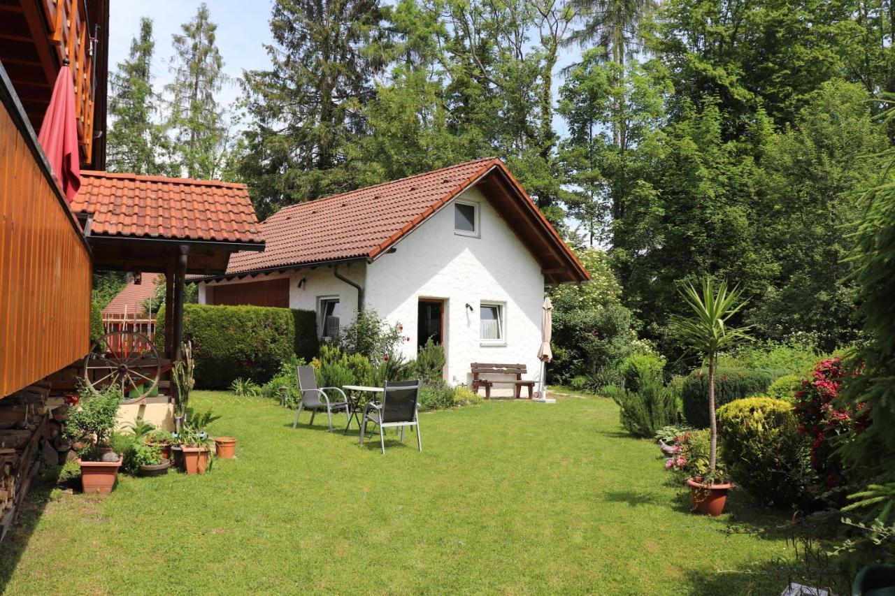 Ferienwohnung #4 Mit Terrasse In Zentraler Dennoch Ruhiger Lage - Stadtbus Vor Der Tuer! Lindau  Bagian luar foto